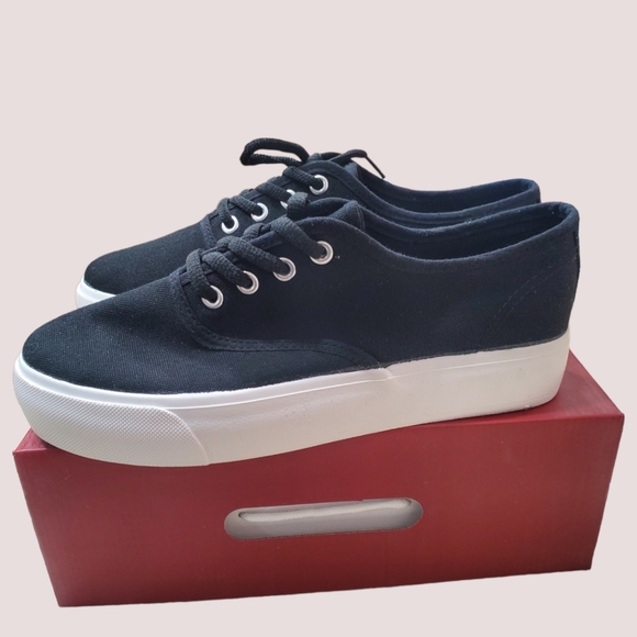 FINAL PRICE🚨 Nature Breeze black canvas | Size 9 - Picture 5 of 8